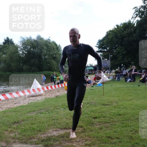 16.06.2024 - 26. Vierlanden-Triathlon Lena Gebhardt http://msf.ph/oto/6316900 16.06.2024 10:09:27 Schwimmen 205, 212, 205, 212 meine-sportfotos.de