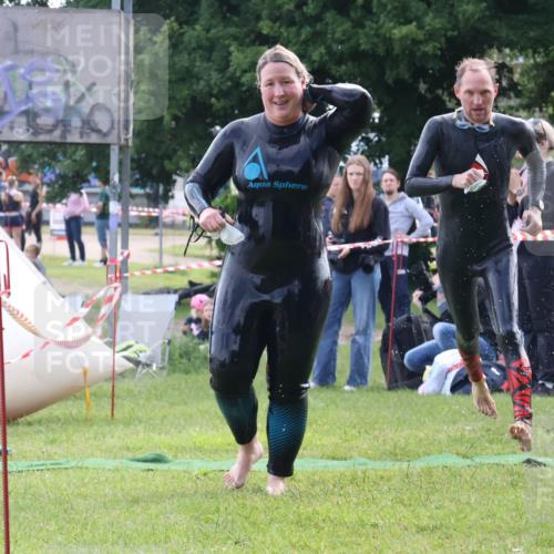 16.06.2024 - 26. Vierlanden-Triathlon Lena Gebhardt http://msf.ph/oto/6316910 16.06.2024 10:09:42 Schwimmen 217, 223, 217, 223 meine-sportfotos.de