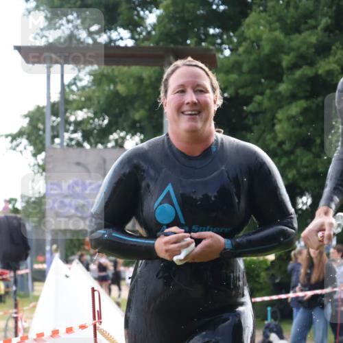 16.06.2024 - 26. Vierlanden-Triathlon Lena Gebhardt http://msf.ph/oto/6316927 16.06.2024 10:09:44 Schwimmen 217, 223, 217, 223 meine-sportfotos.de
