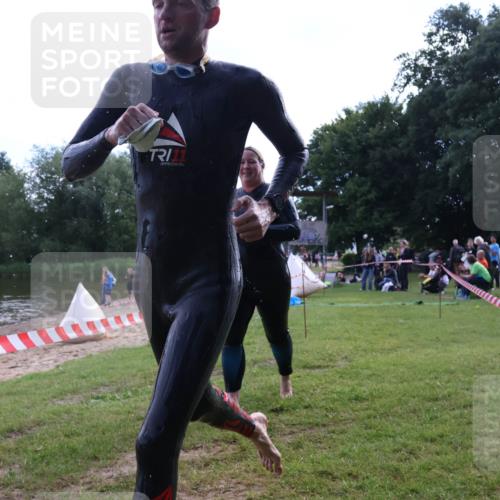 16.06.2024 - 26. Vierlanden-Triathlon Lena Gebhardt http://msf.ph/oto/6316931 16.06.2024 10:09:45 Schwimmen 217, 223, 217, 223 meine-sportfotos.de