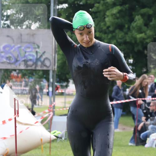 16.06.2024 - 26. Vierlanden-Triathlon Lena Gebhardt http://msf.ph/oto/6316952 16.06.2024 10:10:04 Schwimmen 189, 189 meine-sportfotos.de