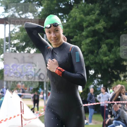 16.06.2024 - 26. Vierlanden-Triathlon Lena Gebhardt http://msf.ph/oto/6316955 16.06.2024 10:10:04 Schwimmen 189, 189 meine-sportfotos.de