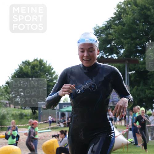 16.06.2024 - 26. Vierlanden-Triathlon Lena Gebhardt http://msf.ph/oto/6317008 16.06.2024 10:10:42 Schwimmen 193, 197, 198, 224, 193, 197, 198, 224 meine-sportfotos.de