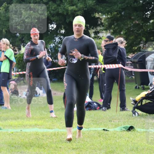 16.06.2024 - 26. Vierlanden-Triathlon Lena Gebhardt http://msf.ph/oto/6317016 16.06.2024 10:10:45 Schwimmen 193, 197, 198, 224, 193, 197, 198, 224 meine-sportfotos.de