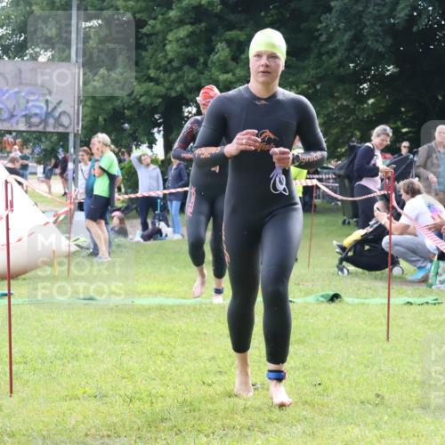 16.06.2024 - 26. Vierlanden-Triathlon Lena Gebhardt http://msf.ph/oto/6317027 16.06.2024 10:10:46 Schwimmen 197, 198, 224, 197, 198, 224 meine-sportfotos.de
