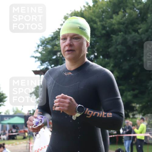 16.06.2024 - 26. Vierlanden-Triathlon Lena Gebhardt http://msf.ph/oto/6317036 16.06.2024 10:10:48 Schwimmen 197, 198, 224, 197, 198, 224 meine-sportfotos.de