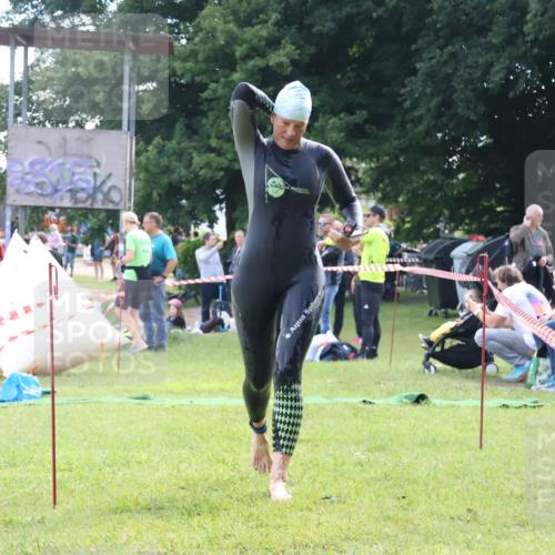 16.06.2024 - 26. Vierlanden-Triathlon Lena Gebhardt http://msf.ph/oto/6317051 16.06.2024 10:10:52 Schwimmen 198, 224, 198, 224 meine-sportfotos.de