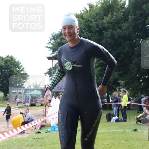 16.06.2024 - 26. Vierlanden-Triathlon Lena Gebhardt http://msf.ph/oto/6317065 16.06.2024 10:10:54 Schwimmen 224, 224 meine-sportfotos.de