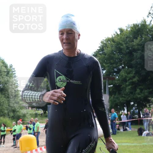 16.06.2024 - 26. Vierlanden-Triathlon Lena Gebhardt http://msf.ph/oto/6317070 16.06.2024 10:10:54 Schwimmen 224, 224 meine-sportfotos.de