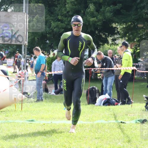 16.06.2024 - 26. Vierlanden-Triathlon Lena Gebhardt http://msf.ph/oto/6317083 16.06.2024 10:11:31 Schwimmen 200, 213, 200, 213 meine-sportfotos.de