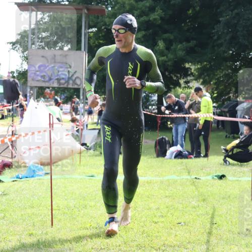 16.06.2024 - 26. Vierlanden-Triathlon Lena Gebhardt http://msf.ph/oto/6317092 16.06.2024 10:11:33 Schwimmen 200, 213, 200, 213 meine-sportfotos.de