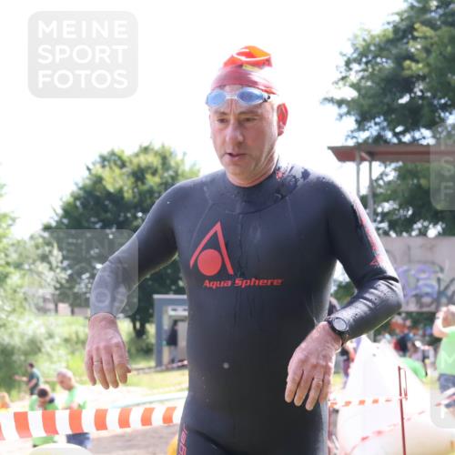 16.06.2024 - 26. Vierlanden-Triathlon Lena Gebhardt http://msf.ph/oto/6317127 16.06.2024 10:11:43 Schwimmen 200, 200 meine-sportfotos.de