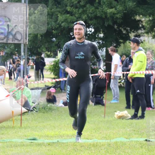 16.06.2024 - 26. Vierlanden-Triathlon Lena Gebhardt http://msf.ph/oto/6317136 16.06.2024 10:13:05 Schwimmen 184, 184 meine-sportfotos.de