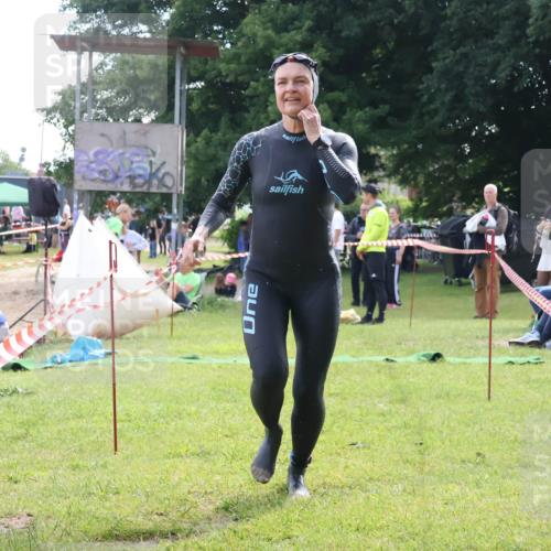 16.06.2024 - 26. Vierlanden-Triathlon Lena Gebhardt http://msf.ph/oto/6317153 16.06.2024 10:13:08 Schwimmen 184, 184 meine-sportfotos.de