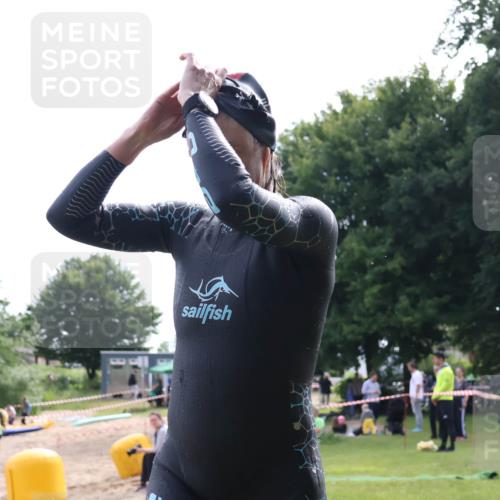 16.06.2024 - 26. Vierlanden-Triathlon Lena Gebhardt http://msf.ph/oto/6317165 16.06.2024 10:13:09 Schwimmen 184, 184 meine-sportfotos.de