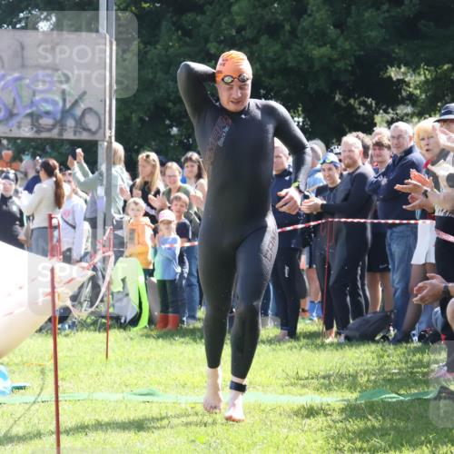 16.06.2024 - 26. Vierlanden-Triathlon Lena Gebhardt http://msf.ph/oto/6317235 16.06.2024 10:53:08 Schwimmen 238, 238 meine-sportfotos.de