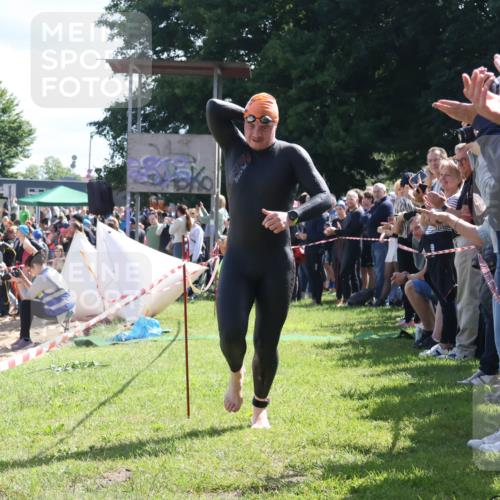 16.06.2024 - 26. Vierlanden-Triathlon Lena Gebhardt http://msf.ph/oto/6317249 16.06.2024 10:53:10 Schwimmen 238, 238 meine-sportfotos.de