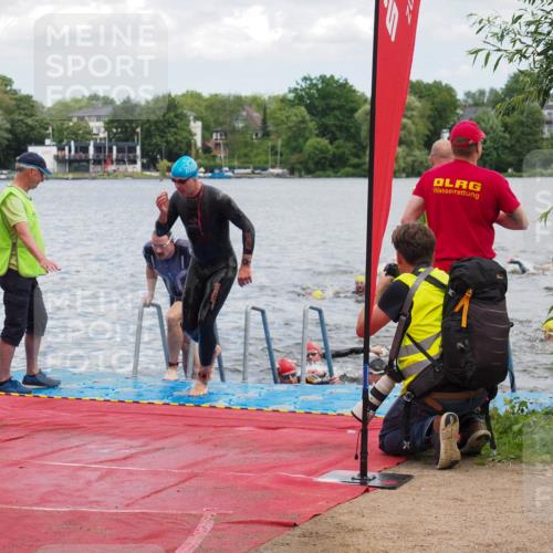 16.06.2024 - 7 Türme Triathlon KatJ http://msf.ph/oto/6317250 16.06.2024 11:53:19 Schwimmen 315, 325, 346, 381, 397, 398, 441, 450, 456, 462, 472, 489, 520, 539, 572, 593, 614, 620 meine-sportfotos.de