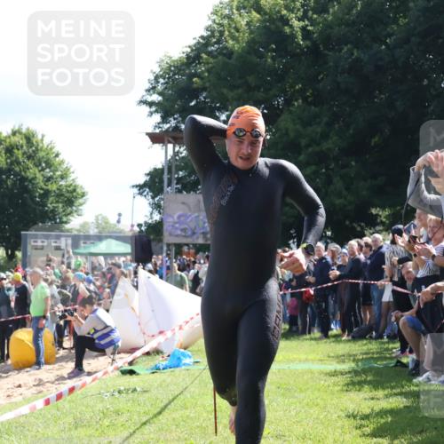 16.06.2024 - 26. Vierlanden-Triathlon Lena Gebhardt http://msf.ph/oto/6317252 16.06.2024 10:53:10 Schwimmen 238, 238 meine-sportfotos.de