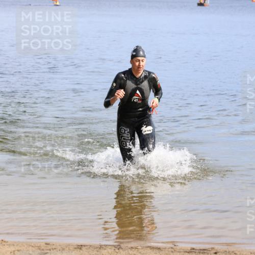 16.06.2024 - 26. Vierlanden-Triathlon Strokosch-Dieckow http://msf.ph/oto/6317260 16.06.2024 10:07:07 Schwimmen 202, 211, 202, 211 meine-sportfotos.de