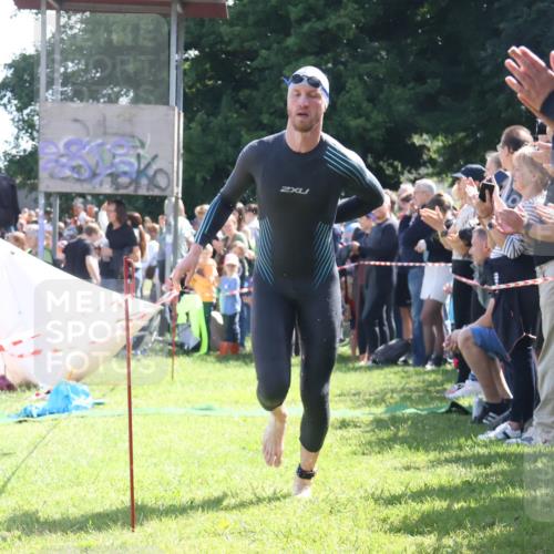 16.06.2024 - 26. Vierlanden-Triathlon Lena Gebhardt http://msf.ph/oto/6317274 16.06.2024 10:53:55 Schwimmen 241, 263, 241, 263 meine-sportfotos.de