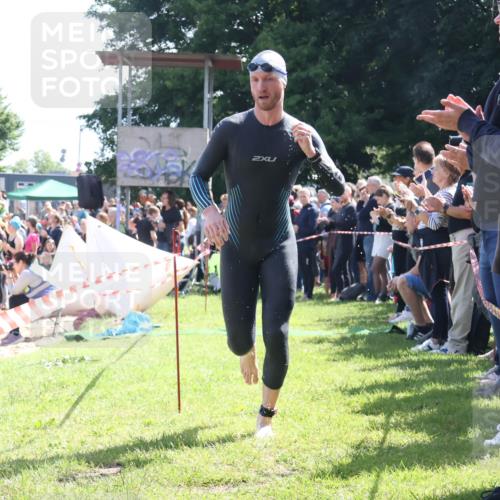 16.06.2024 - 26. Vierlanden-Triathlon Lena Gebhardt http://msf.ph/oto/6317285 16.06.2024 10:53:56 Schwimmen 241, 263, 241, 263 meine-sportfotos.de