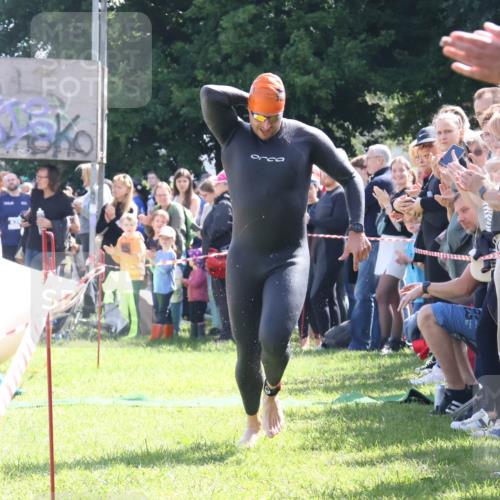 16.06.2024 - 26. Vierlanden-Triathlon Lena Gebhardt http://msf.ph/oto/6317307 16.06.2024 10:54:04 Schwimmen 263, 263 meine-sportfotos.de