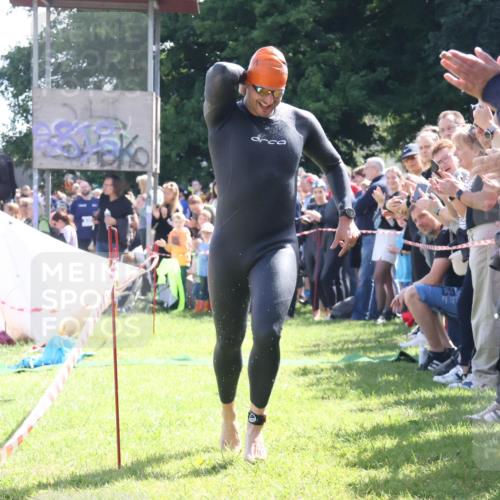 16.06.2024 - 26. Vierlanden-Triathlon Lena Gebhardt http://msf.ph/oto/6317314 16.06.2024 10:54:05 Schwimmen 263, 263 meine-sportfotos.de