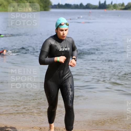 16.06.2024 - 26. Vierlanden-Triathlon Strokosch-Dieckow http://msf.ph/oto/6317317 16.06.2024 10:07:09 Schwimmen 202, 211, 202, 211 meine-sportfotos.de