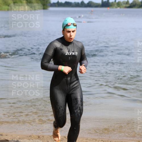 16.06.2024 - 26. Vierlanden-Triathlon Strokosch-Dieckow http://msf.ph/oto/6317330 16.06.2024 10:07:09 Schwimmen 202, 211, 202, 211 meine-sportfotos.de