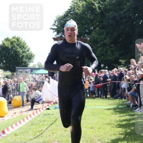16.06.2024 - 26. Vierlanden-Triathlon Lena Gebhardt http://msf.ph/oto/6317362 16.06.2024 10:54:34 Schwimmen 266, 305, 331, 266, 305, 331 meine-sportfotos.de
