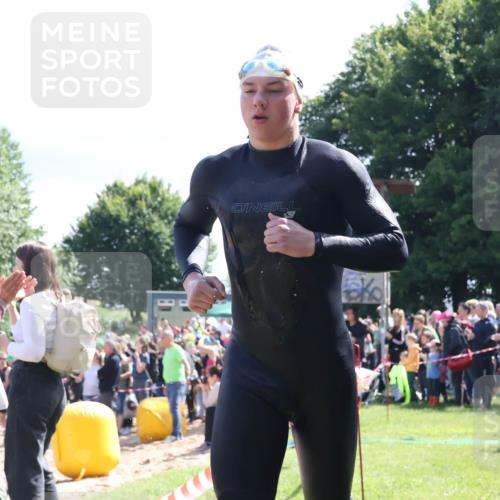 16.06.2024 - 26. Vierlanden-Triathlon Lena Gebhardt http://msf.ph/oto/6317365 16.06.2024 10:54:34 Schwimmen 266, 305, 331, 266, 305, 331 meine-sportfotos.de