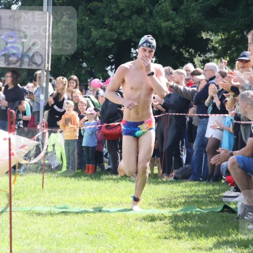 16.06.2024 - 26. Vierlanden-Triathlon Lena Gebhardt http://msf.ph/oto/6317422 16.06.2024 10:54:49 Schwimmen 273, 331, 273, 331 meine-sportfotos.de
