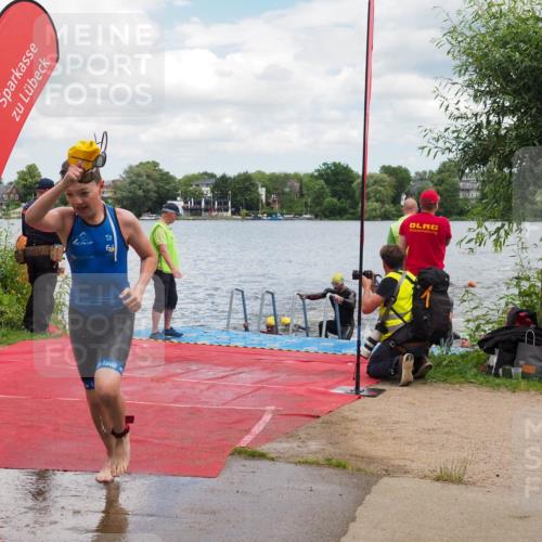 16.06.2024 - 7 Türme Triathlon KatJ http://msf.ph/oto/6317423 16.06.2024 11:53:38 Schwimmen 133, 309, 325, 346, 381, 385, 397, 398, 445, 450, 456, 472, 520, 539, 572, 584, 593, 620 meine-sportfotos.de