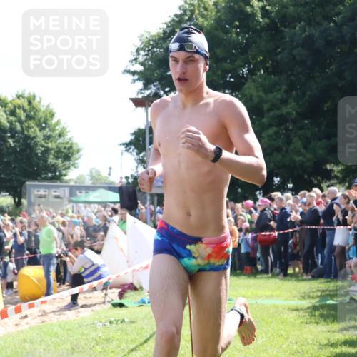 16.06.2024 - 26. Vierlanden-Triathlon Lena Gebhardt http://msf.ph/oto/6317446 16.06.2024 10:54:51 Schwimmen 272, 273, 272, 273 meine-sportfotos.de