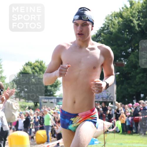 16.06.2024 - 26. Vierlanden-Triathlon Lena Gebhardt http://msf.ph/oto/6317449 16.06.2024 10:54:51 Schwimmen 272, 273, 272, 273 meine-sportfotos.de