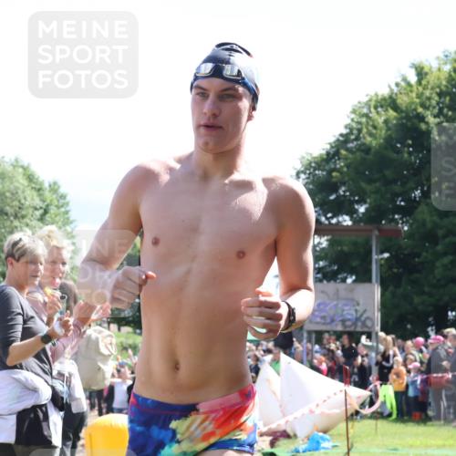 16.06.2024 - 26. Vierlanden-Triathlon Lena Gebhardt http://msf.ph/oto/6317452 16.06.2024 10:54:51 Schwimmen 272, 273, 272, 273 meine-sportfotos.de