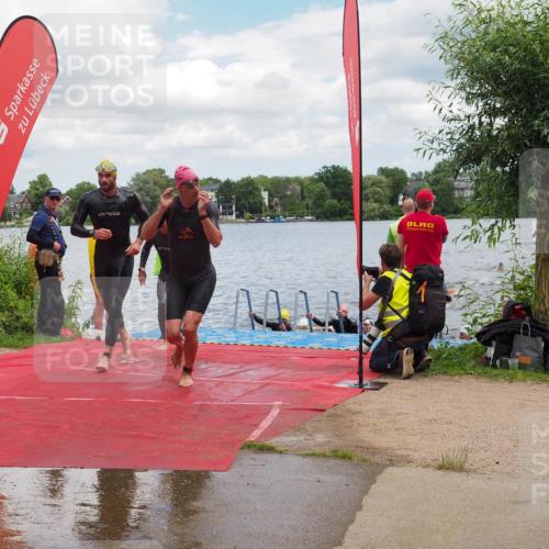 16.06.2024 - 7 Türme Triathlon KatJ http://msf.ph/oto/6317453 16.06.2024 11:53:42 Schwimmen 133, 309, 325, 346, 381, 385, 398, 445, 450, 456, 472, 498, 520, 539, 572, 584, 620 meine-sportfotos.de