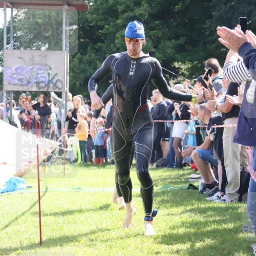 16.06.2024 - 26. Vierlanden-Triathlon Lena Gebhardt http://msf.ph/oto/6317460 16.06.2024 10:55:06 Schwimmen 243, 272, 332, 338, 343, 243, 272, 332, 338, 343 meine-sportfotos.de