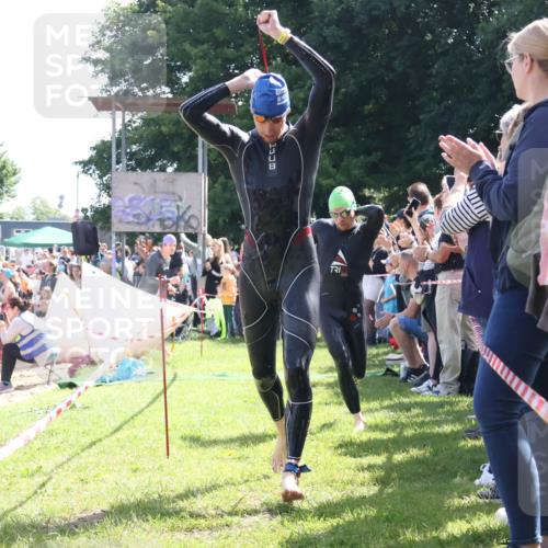 16.06.2024 - 26. Vierlanden-Triathlon Lena Gebhardt http://msf.ph/oto/6317468 16.06.2024 10:55:07 Schwimmen 243, 272, 332, 338, 343, 243, 272, 332, 338, 343 meine-sportfotos.de