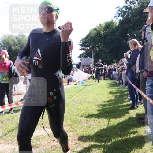 16.06.2024 - 26. Vierlanden-Triathlon Lena Gebhardt http://msf.ph/oto/6317499 16.06.2024 10:55:10 Schwimmen 243, 272, 332, 338, 343, 243, 272, 332, 338, 343 meine-sportfotos.de