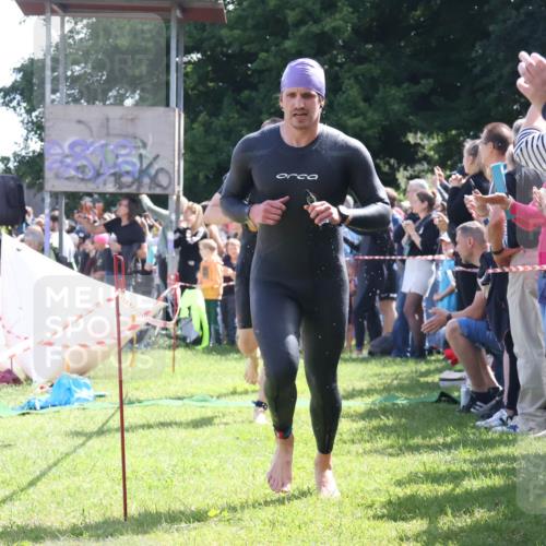 16.06.2024 - 26. Vierlanden-Triathlon Lena Gebhardt http://msf.ph/oto/6317503 16.06.2024 10:55:12 Schwimmen 243, 332, 338, 343, 243, 332, 338, 343 meine-sportfotos.de