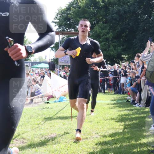 16.06.2024 - 26. Vierlanden-Triathlon Lena Gebhardt http://msf.ph/oto/6317525 16.06.2024 10:55:14 Schwimmen 243, 332, 343, 243, 332, 343 meine-sportfotos.de