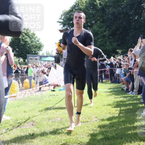16.06.2024 - 26. Vierlanden-Triathlon Lena Gebhardt http://msf.ph/oto/6317529 16.06.2024 10:55:14 Schwimmen 243, 332, 343, 243, 332, 343 meine-sportfotos.de