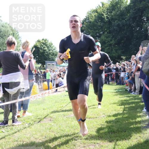 16.06.2024 - 26. Vierlanden-Triathlon Lena Gebhardt http://msf.ph/oto/6317534 16.06.2024 10:55:14 Schwimmen 243, 332, 343, 243, 332, 343 meine-sportfotos.de