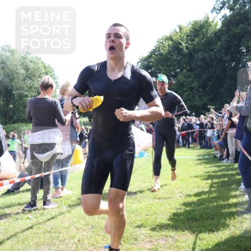 16.06.2024 - 26. Vierlanden-Triathlon Lena Gebhardt http://msf.ph/oto/6317537 16.06.2024 10:55:15 Schwimmen 243, 332, 343, 243, 332, 343 meine-sportfotos.de