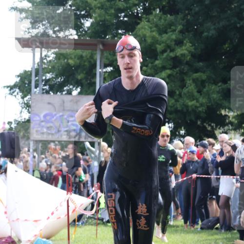 16.06.2024 - 26. Vierlanden-Triathlon Lena Gebhardt http://msf.ph/oto/6317583 16.06.2024 10:55:51 Schwimmen 233, 267, 293, 294, 308, 321, 333, 450, 233, 267, 293, 294, 308, 321, 333, 450 meine-sportfotos.de