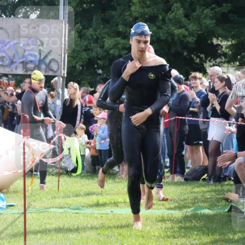 16.06.2024 - 26. Vierlanden-Triathlon Lena Gebhardt http://msf.ph/oto/6317620 16.06.2024 10:55:57 Schwimmen 233, 278, 293, 294, 308, 318, 321, 326, 333, 450, 233, 278, 293, 294, 308, 318, 321, 326, 333, 450 meine-sportfotos.de