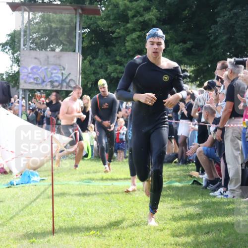 16.06.2024 - 26. Vierlanden-Triathlon Lena Gebhardt http://msf.ph/oto/6317630 16.06.2024 10:55:58 Schwimmen 233, 278, 293, 294, 308, 318, 321, 326, 333, 450, 233, 278, 293, 294, 308, 318, 321, 326, 333, 450 meine-sportfotos.de