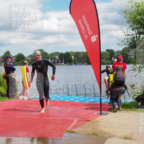 16.06.2024 - 7 Türme Triathlon KatJ http://msf.ph/oto/6317661 16.06.2024 11:54:06 Schwimmen 133, 309, 318, 340, 342, 385, 445, 461, 498, 509, 528, 547, 584, 607 meine-sportfotos.de